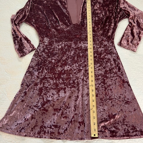 ASOS Dusty Rose Velvet Dress. Vneck. Long Sleeve. Aline Flattering Fit! Size 12. - Picture 8 of 10